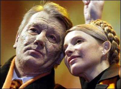 Viktor Yushchenko and Yulia Tymoshenko during Orange Revolution 2004
