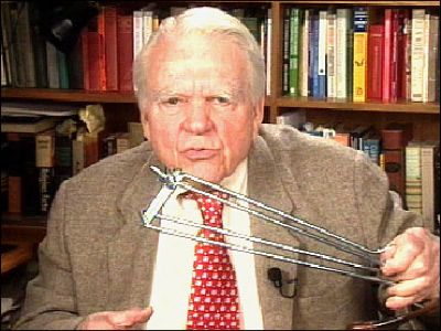Andy Rooney will discuss the decision of leaving "60 Minutes" on October 2 in his 1097th signature essay.