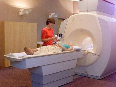 MRI performed prior to surgery predicts the follow-up treatment for advanced rectal cancer, recent study shows. Generally the doctors will not abandon drugs for terminal cancer  patients, despite the costs.