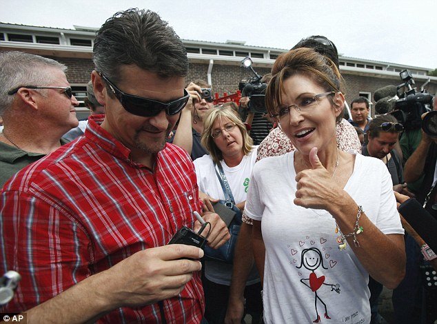 Sarah Palin is about to lose both her marriage and her political career after the recent release of her explosive biography