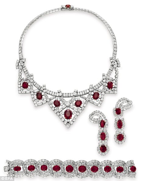 The Cartier ruby and diamond suite was given to Elizabeth Taylor by her third husband Mike Todd