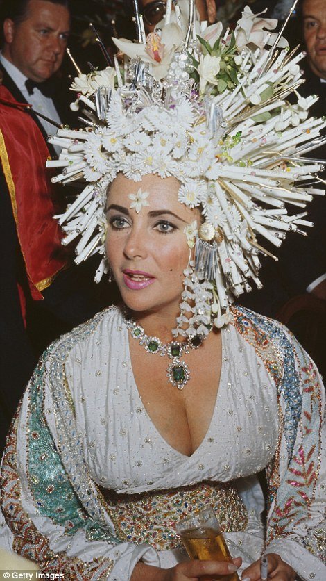 The emerald suite was one of Elizabeth Taylor's favourite set of gems, and she wore them often