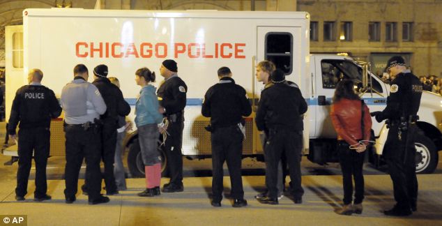175 of Occupy Chicago protesters have been arrested last night in a downtown plaza where they had set up tents and sleeping bags