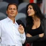 Eric Besson has accidentally sent a private message to his wife Yasmine Tordjman asking her to go to bed with him on Twitter