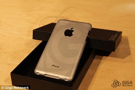 Experts at Giga Netwerkz have compiled leaked hints, hardware components and computer designs to show how they think iPhone 5 will appear