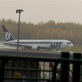 A Boeing 767 flying from New York operated by Polish LOT airlines made an emergency landing at Warsaw airport today