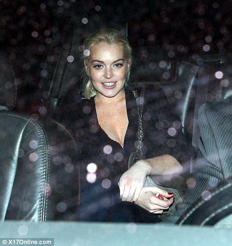 Even she was due to serve a 30 days sentence, Lindsay Lohan has been released from jail after just 4.5 hours in custody