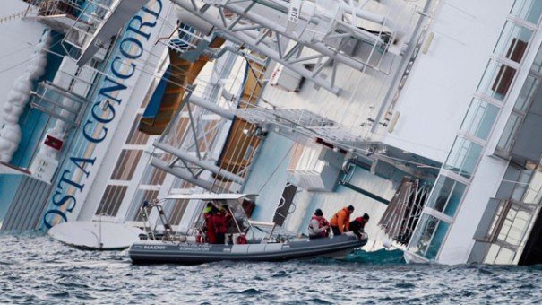 Italian rescue teams have abandoned their search for bodies inside the wrecked cruise ship Costa Concordia after conditions underwater deteriorated