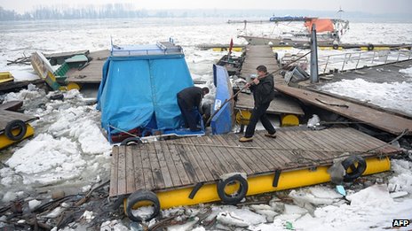A rapid thaw caused a real chaos on the River Danube in the Serbian capital Belgrade