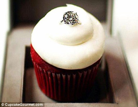 For this Valentine’s Day, a bakery in Pennsylvania is offering cupcakes decorated in eight carat engagement rings