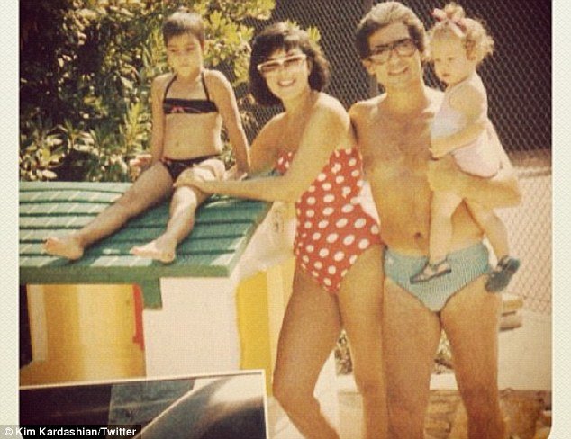 Kim Kardashian with her mother Kris, father Robert Kardashian and sister Khloe 
