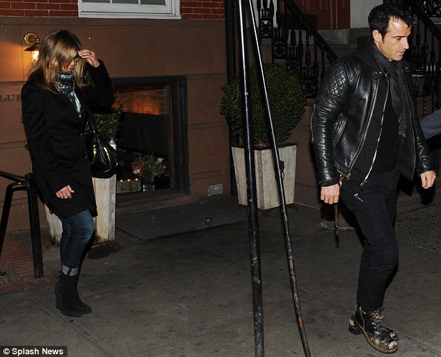 Jennifer Aniston wants to be married by the end of the year and she gave un ultimatum to her boyfriend Justin Theroux