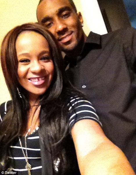 Nick Gordon, Whitney Houston’s “adopted son”, took the Twitter to confirm his relationship with Bobbi Kristina Brown