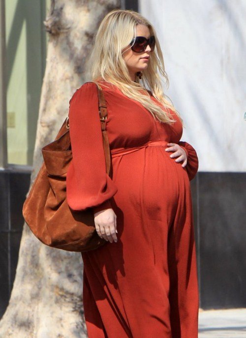 Jessica Simpson is due to give birth any day now but she is still waiting to go into labor