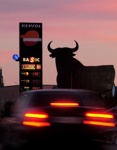 Spain has warned it will defend its interests as a row with Argentina over the nationalization of oil company YPF Repsol