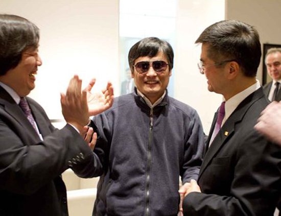 Chinese dissident Chen Guangcheng, who was at the centre of a diplomatic crisis with Washington, is on his way to the United States