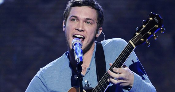 Guitar player and singer Phillip Phillips has won the American Idol talent show, with viewers casting a record number of 132 million votes
