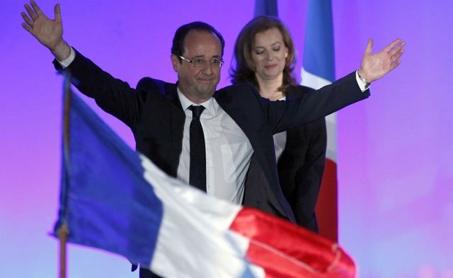 President elect Francois Hollande and the new First Lady Valerie Trierweiler celebrating in Paris photo