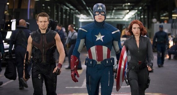 Superhero movie The Avengers has broken the record for the biggest US opening weekend, taking $200 million