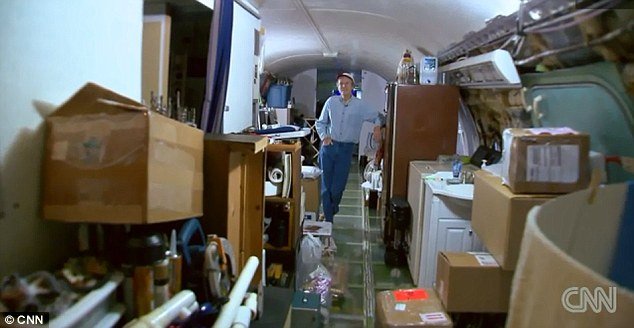 Bruce Campbell reveals his future home is a 727-200 aircraft tucked away in the woods of Oregon