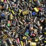 Many gadget makers sell electronics with batteries that cannot easily be replaced, forcing users to either upgrade or pay for expensive repairs