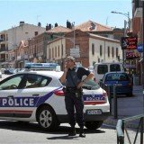 Police have detained a gunman who held four people hostage at CIC bank in the southern city of Toulouse