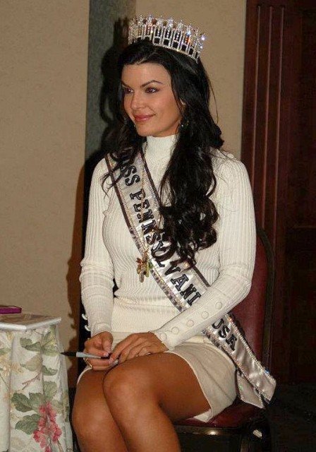 Sheena Monnin, this year Miss Pennsylvania, has sensationally resigned from her position, claiming that the weekend's Miss USA 2012 pageant was rigged