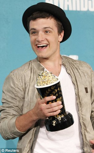 The Hunger Games’ star Josh Hutcherson scooped a coveted award at the MTV Movie Awards 2012 in the form of Best Male Performance