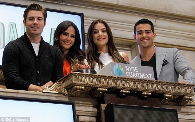 The cast of the new version of Dallas yesterday got the opportunity to quite literally ring in their show at the New York Stock Exchange