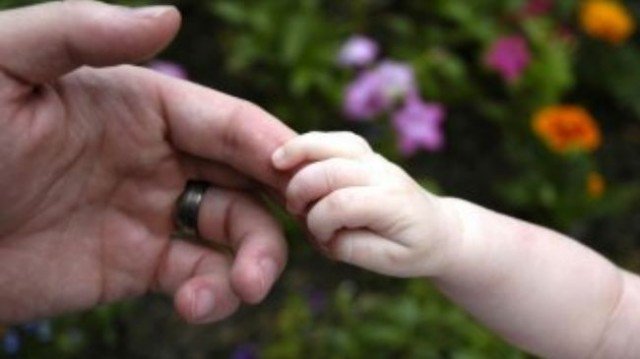 US scientists have found that children with older fathers and grandfathers appear to be "genetically programmed" to live longer
