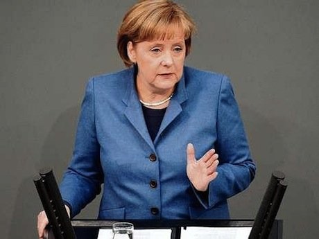 Angela Merkel says Jewish and Muslim communities should be able to continue the practice of circumcision