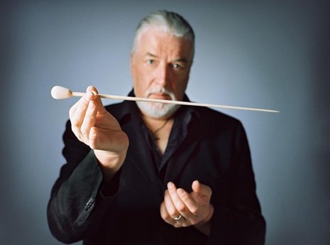 Jon Lord, the former keyboard player with heavy rock band Deep Purple, has died from pancreatic cancer at 71