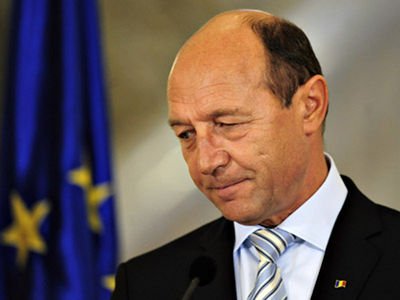 Romanian MPs have voted with a large majority to impeach the country's president, Traian Basescu