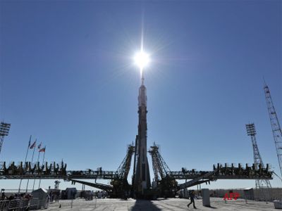 Russian spacecraft Soyuz TMA-05M carrying a three-man crew has blasted off for the International Space Station