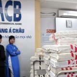 Depositors in Vietnam have withdrawn hundreds of millions of dollars from Asia Commercial Bank after the arrest of tycoon Nguyen Duc Kien