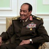 President Mohammed Mursi has ordered the retirement of the powerful head of the country's armed forces, Field Marshal Mohamad Hussein Tantawi