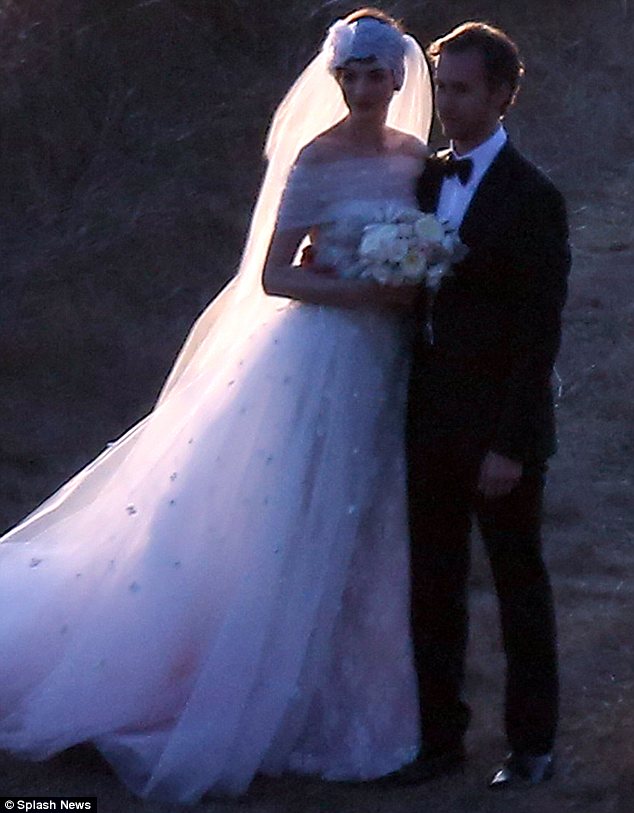 Anne Hathaway has married Adam Shulman in Big Sur