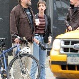 Anne Hathaway is known for her impeccable red carpet style, but she made rare misstep in an unflattering pair of “mom jeans” on the streets of New York