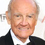 Former Senator George McGovern, who stood as the Democratic presidential candidate against Richard Nixon in 1972, has died, aged 90