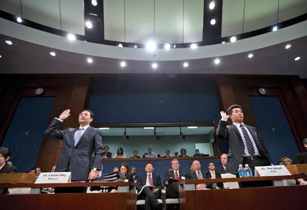 Huawei and ZTE should be barred from any mergers and acquisitions in the US, a congressional panel has recommended