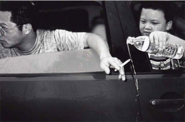 Smoking in the car is harmful to children
