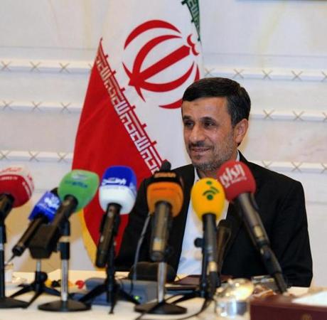 The White House has denied a report in the New York Times saying that Iran had agreed to one-on-one negotiations over its nuclear programme with the US