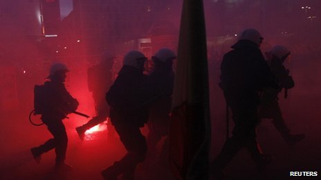 Clashes broke out in Warsaw between riot police and right-wing nationalists during a Polish Independence Day march