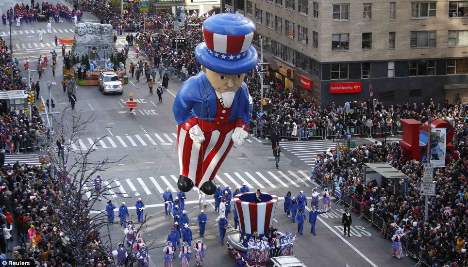 Macyâ€™s Thanksgiving Day Parade 2012: Elmo joins Sesame Street ...