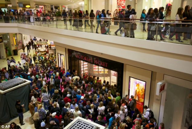 http://www.bellenews.com/wp-content/uploads/2012/11/Stores-are-expected-to-make-a-total-of-11.4-billion-on-Black-Friday-2012.jpg