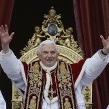 Pope Benedict XVI has called for a political solution to the violence in Syria during his Christmas message, the Urbi et Orbi, in Vatican City
