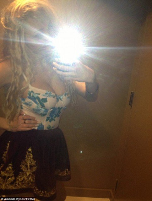 Amanda Bynes has come back with another bizarre tweet revealing she feels pudgy