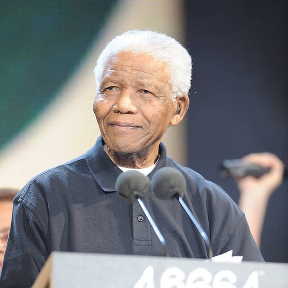 Nelson Mandela has been re-admitted to hospital in South Africa with a recurrence of a lung infection