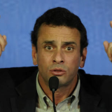 Venezuelan opposition leader Henrique Capriles has confirmed that he will stand in presidential elections on April 14