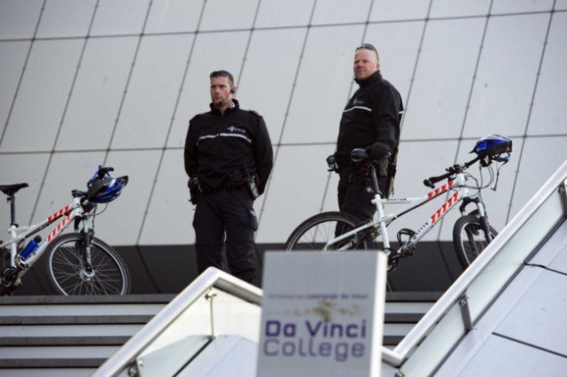 Dutch police have arrested a suspect following a threat, posted on the internet, to carry out a shooting at a school in the city of Leiden